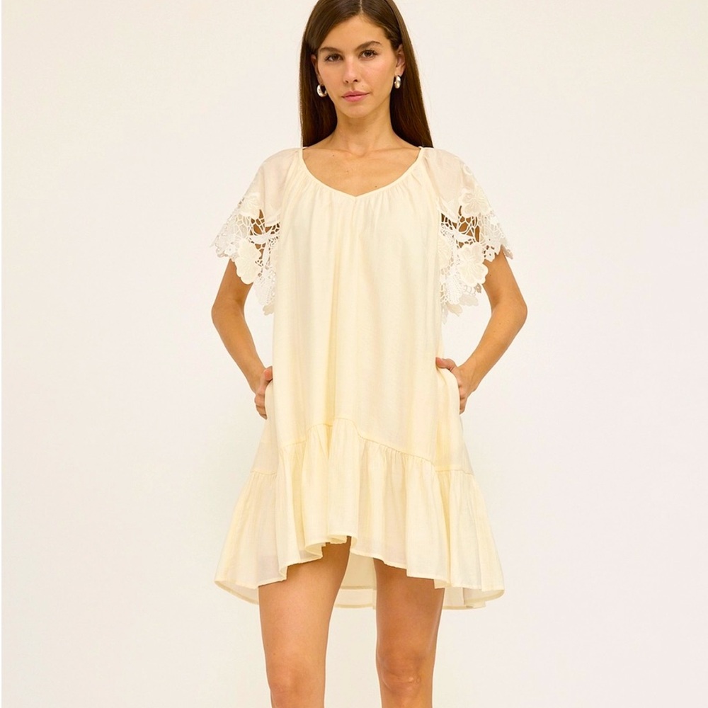 NWT RAISONNEL Cream Crochet Lace Sleeves Shift Dress